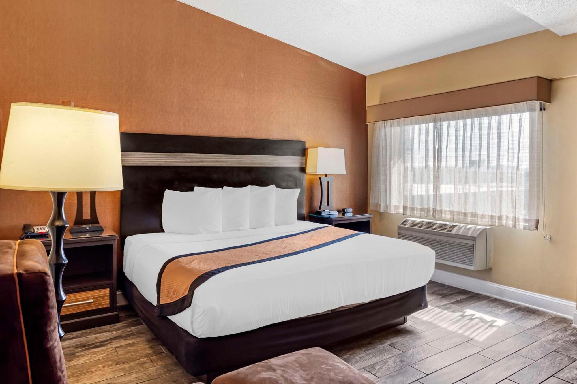 Western Airport West Hotel