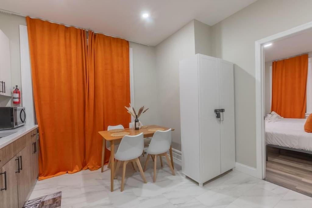 2 Days Get 40 Percent Off For, Sleeps 6 & 2 Queen Newark