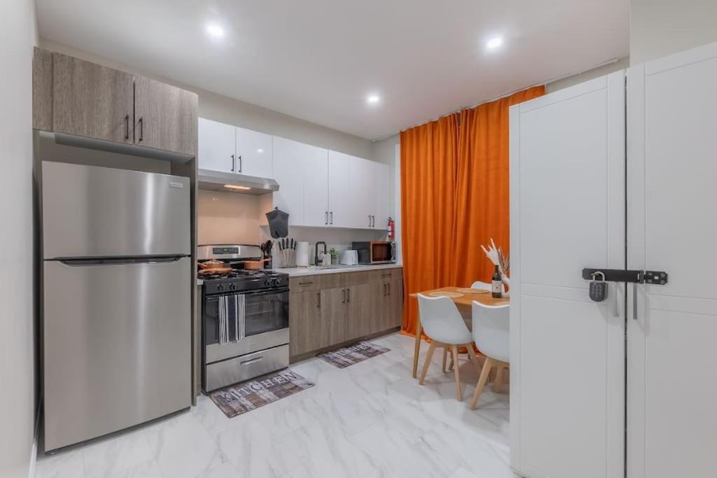 Apartment 2 Days Get 40 Percent Off For, Sleeps 6 & 2 Queen Newark