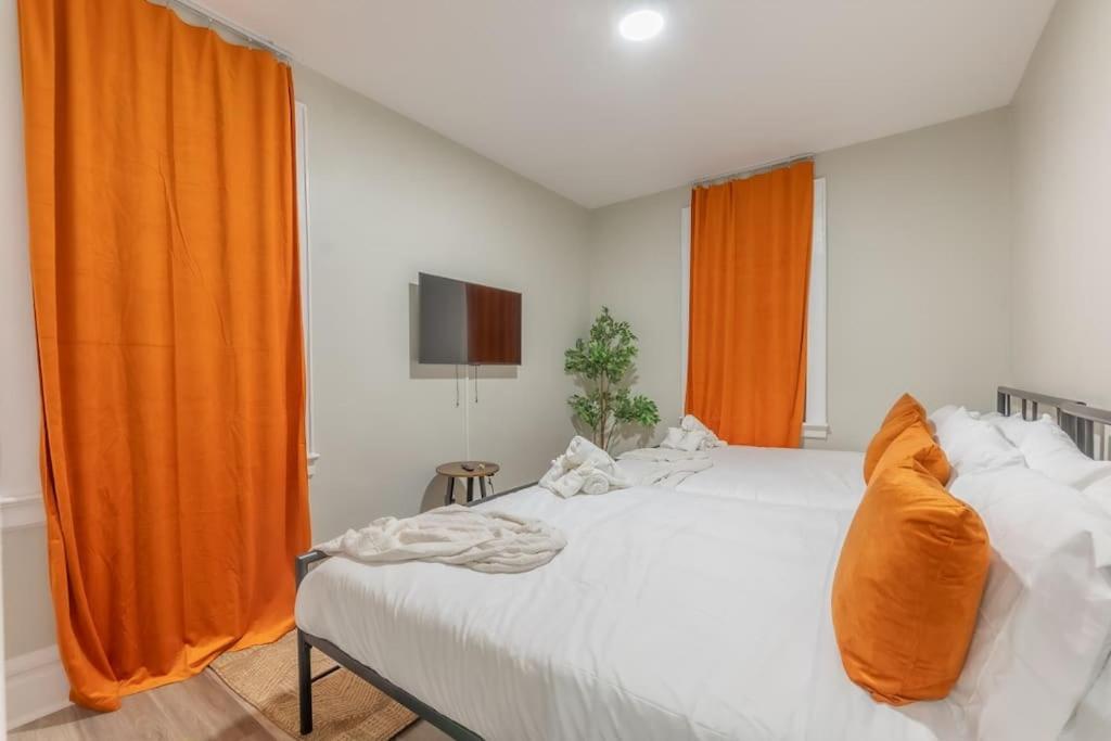 2 Days Get 40 Percent Off For, Sleeps 6 & 2 Queen