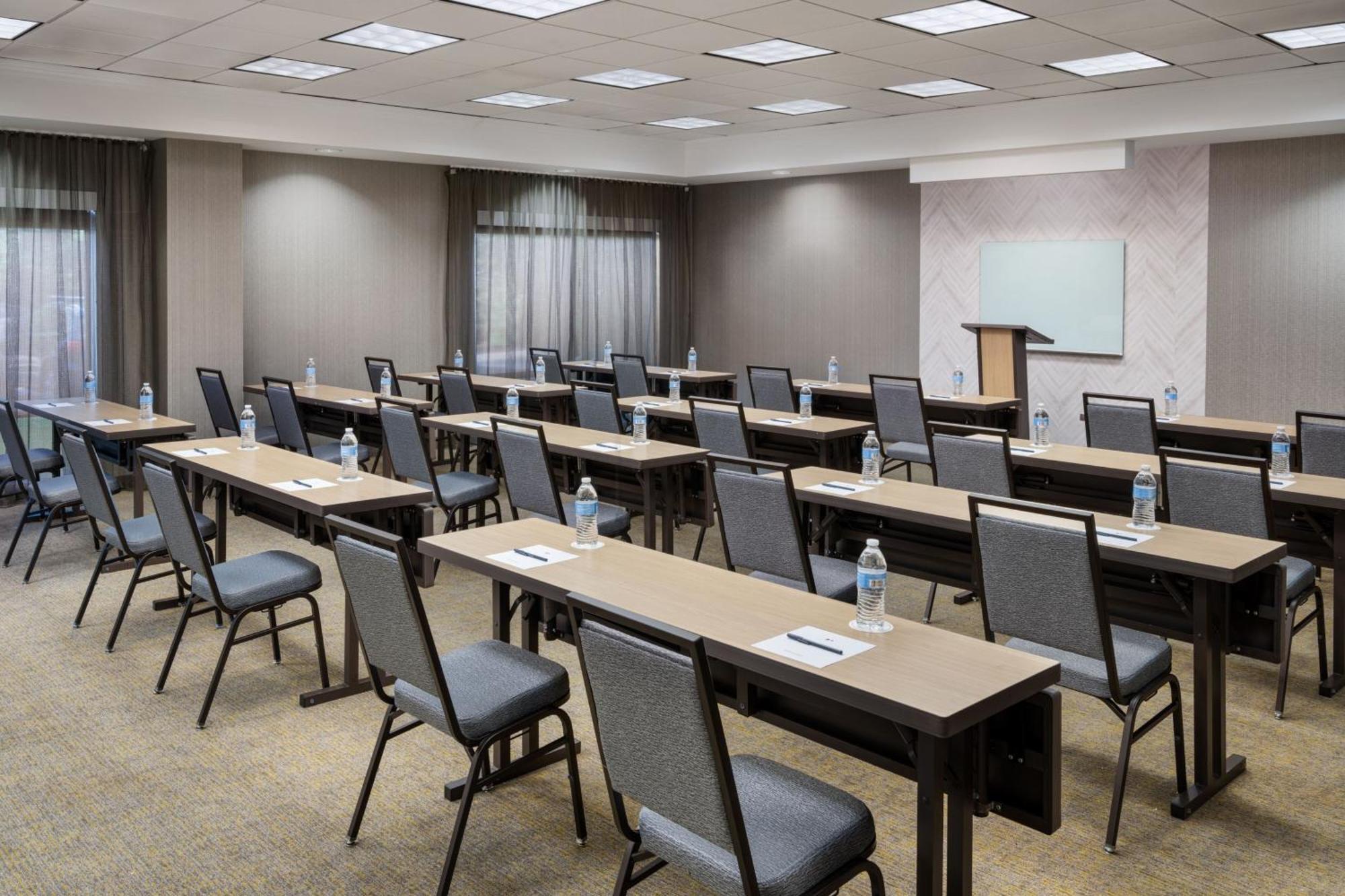 Hotel Springhill By Marriott International Airport