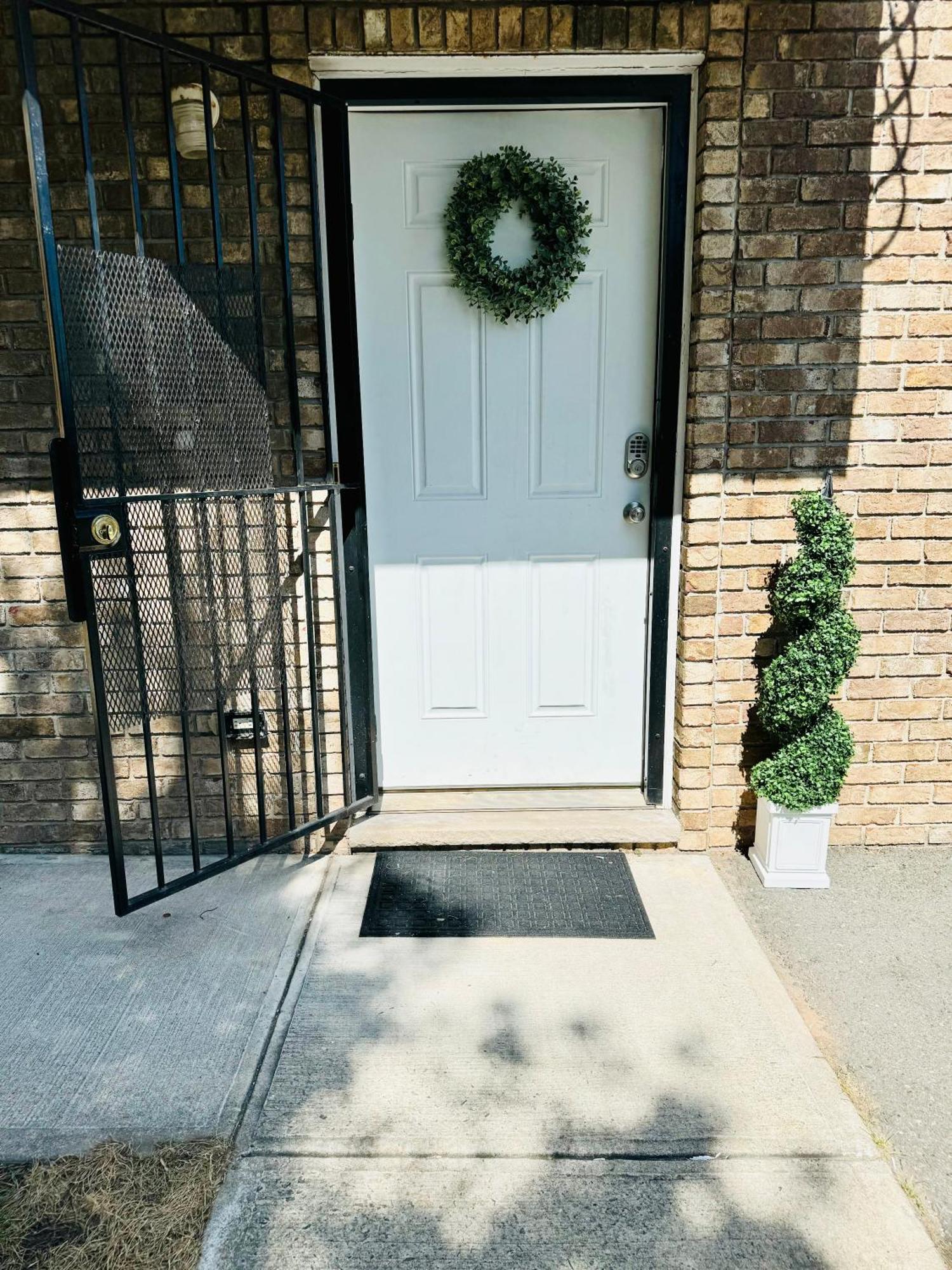 Apartment Cozy Evergreen By Airport *