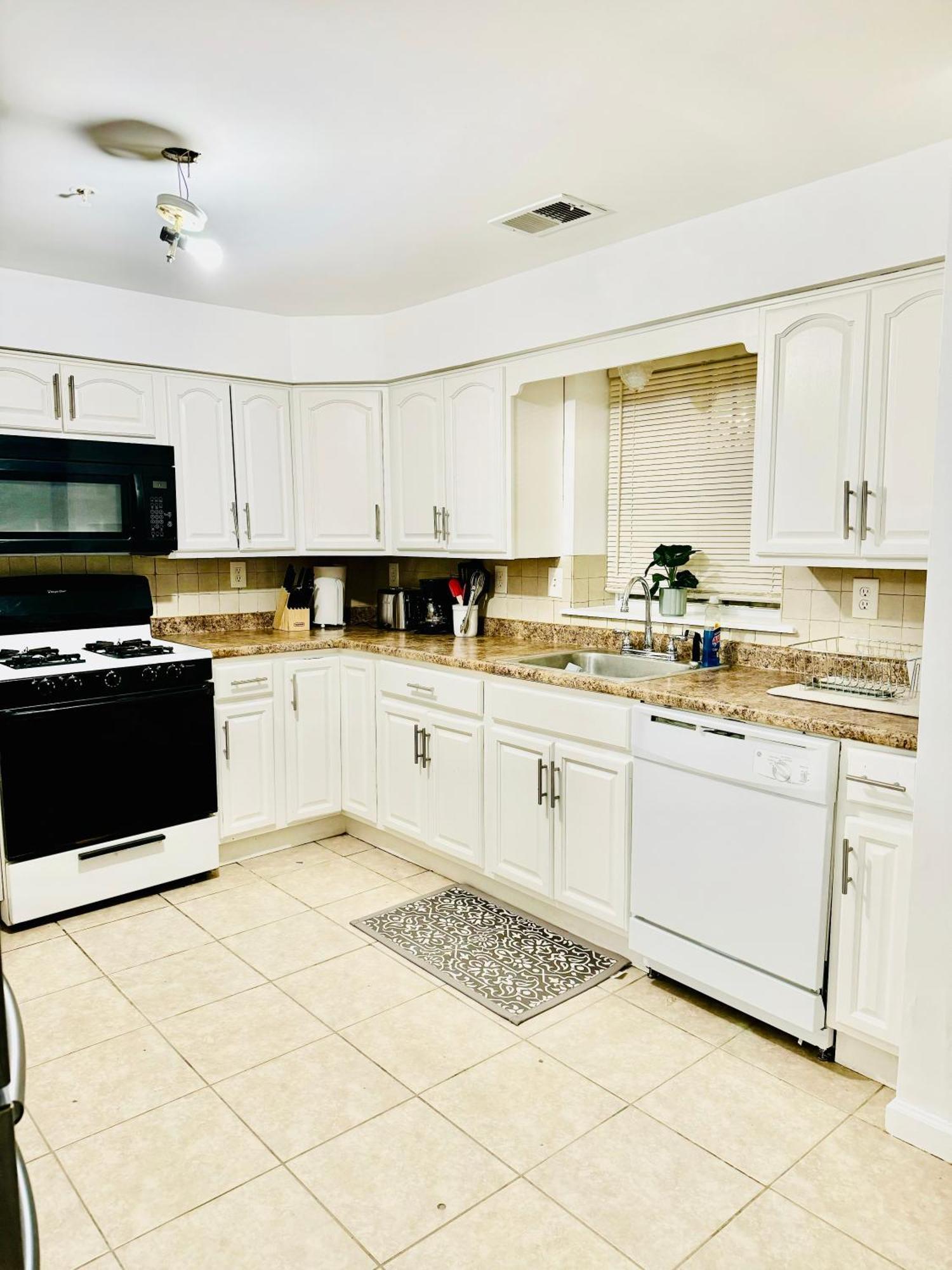 Apartment Cozy Evergreen By Airport *