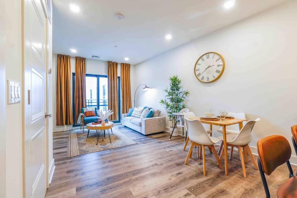Act Now 40 Off! Stop Browsing Book 4queen Bds Apartment Newark