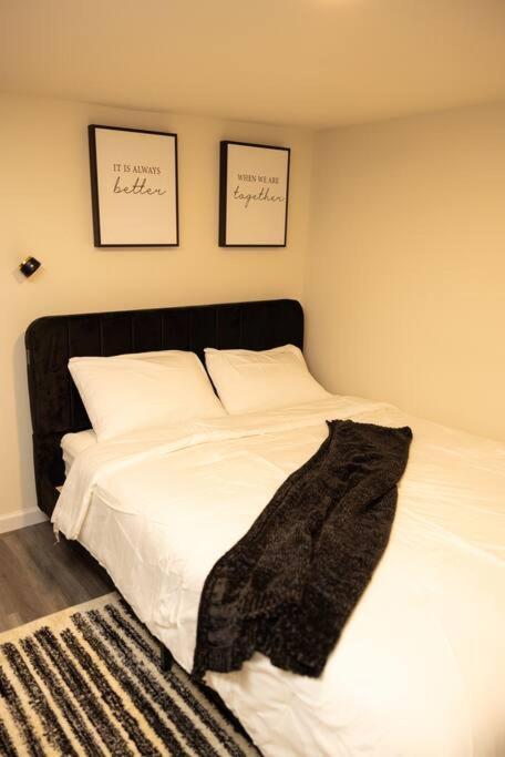 Holiday home Paloma - Lux Industrial Townhome