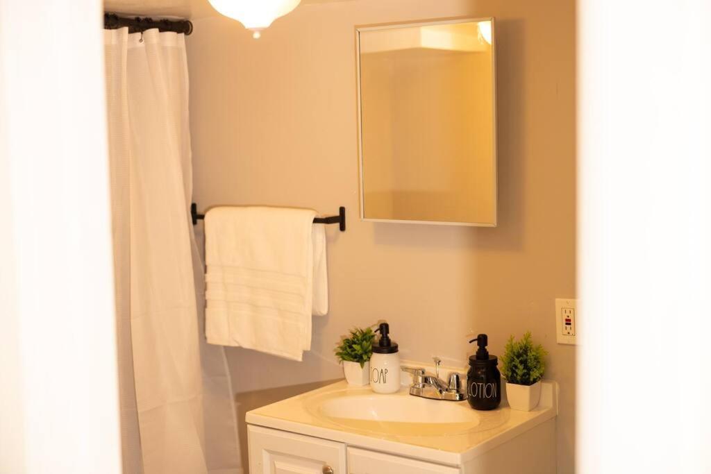 Holiday home Paloma - Lux Industrial Townhome