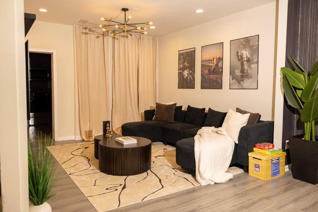 Paloma - Lux Industrial Townhome Newark