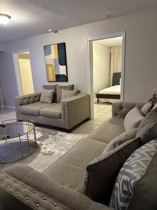 Exquisite 2 Bedroom Ewr Dwt Nyc Apartment Newark