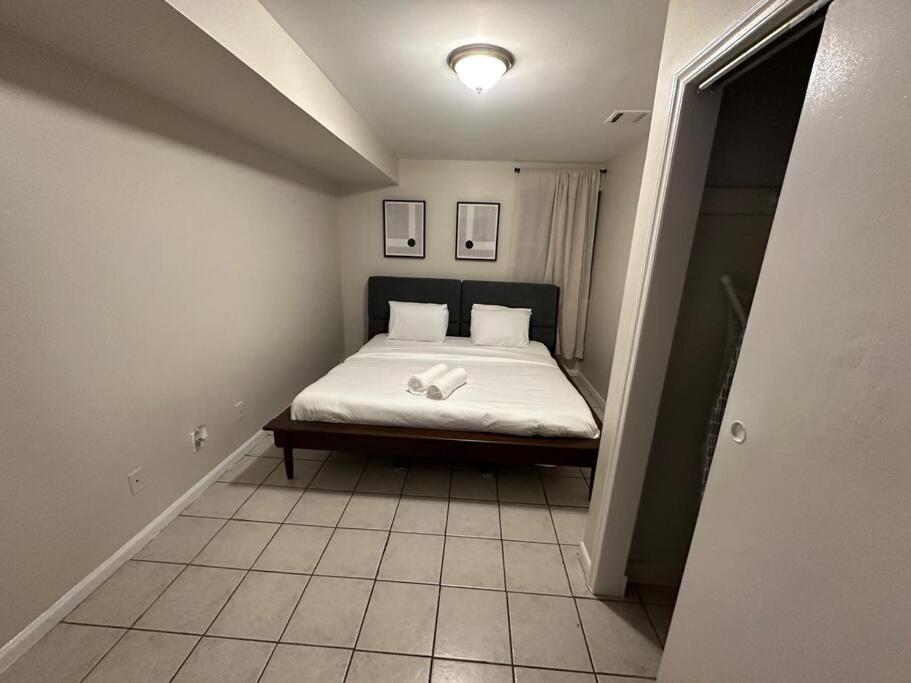 Exquisite 2 Bedroom Ewr Dwt Nyc Newark