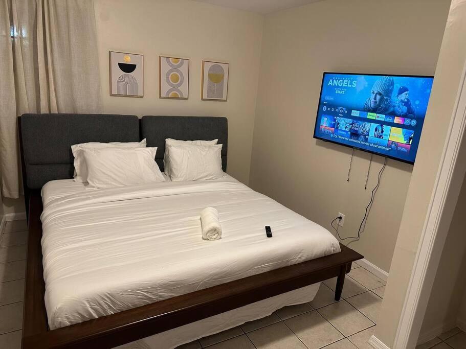 Exquisite 2 Bedroom Ewr Dwt Nyc *