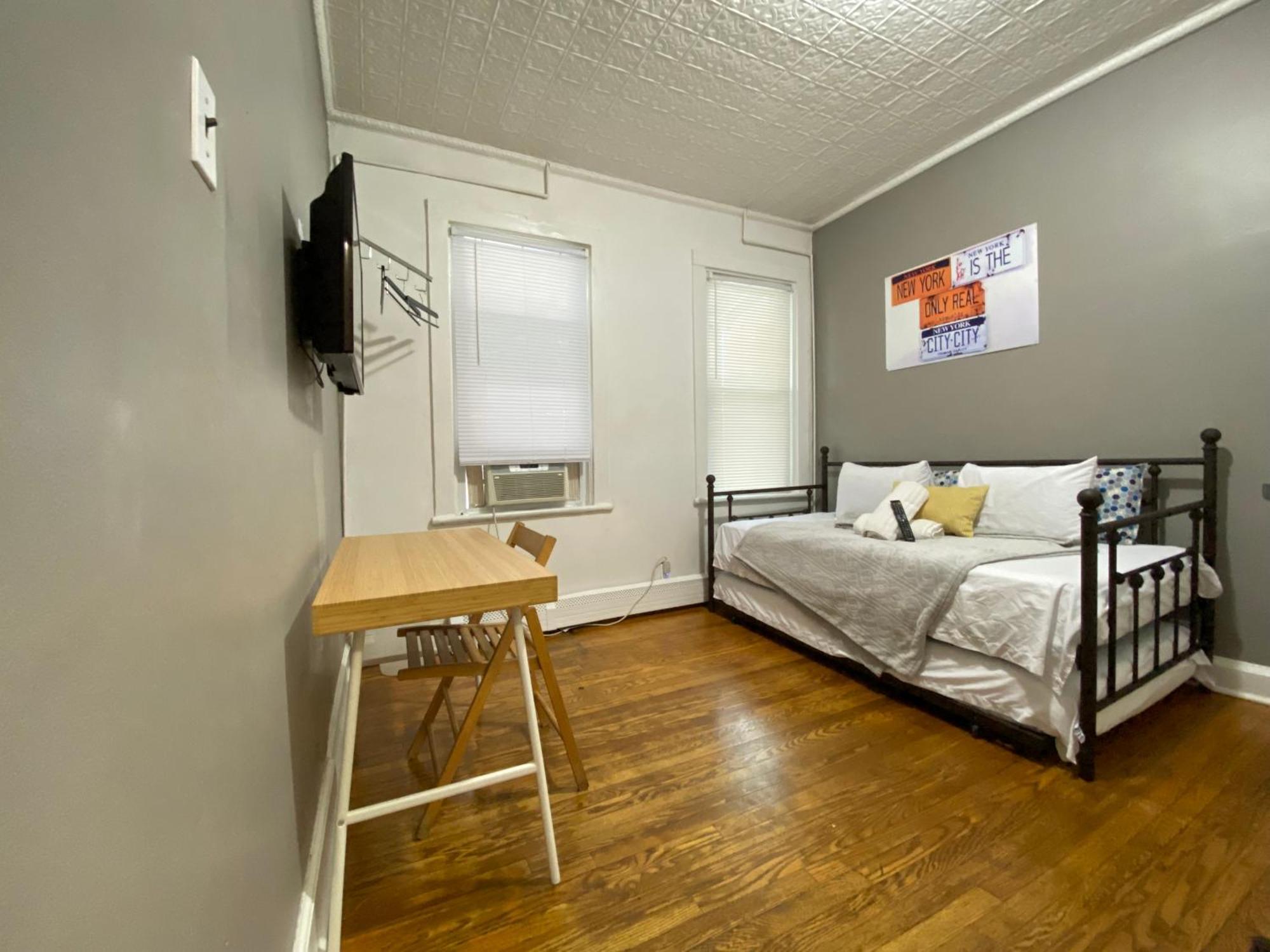 Guest house To Visit Nyc-subway Access