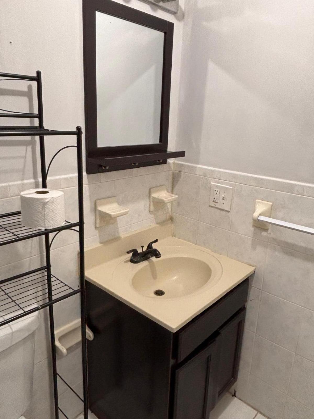 Nwk 457 Rm 213-f Homestay