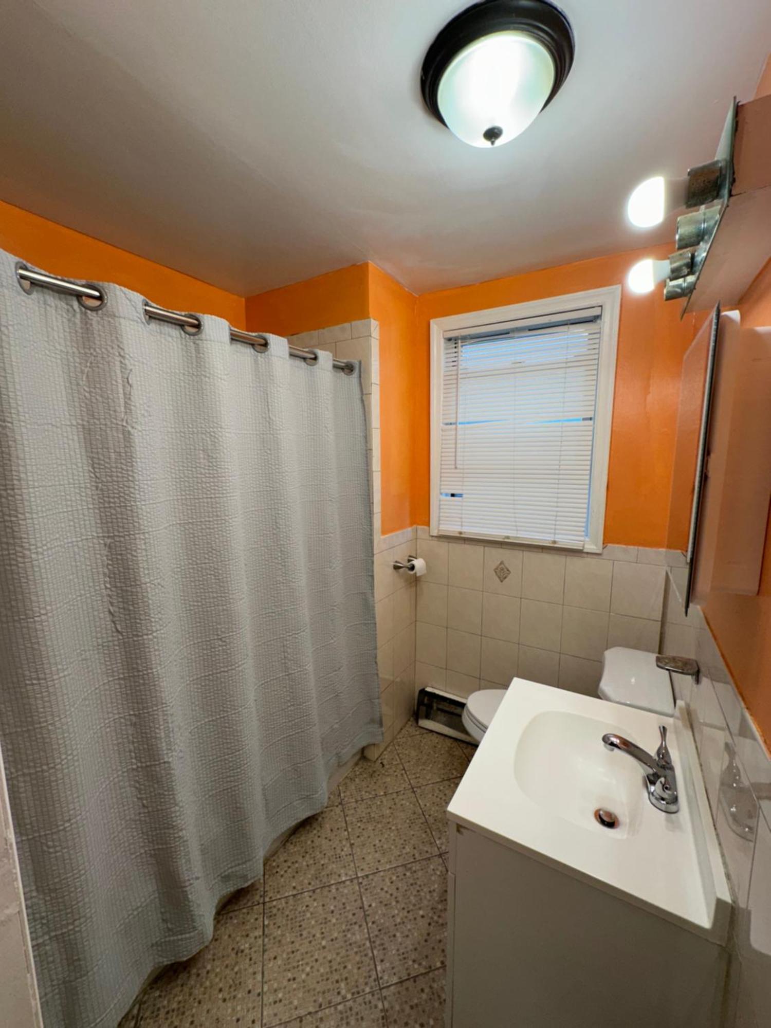 Fidelia Jade Queen Bed Minutes From Liberty International Airport And Penn Station * Newark