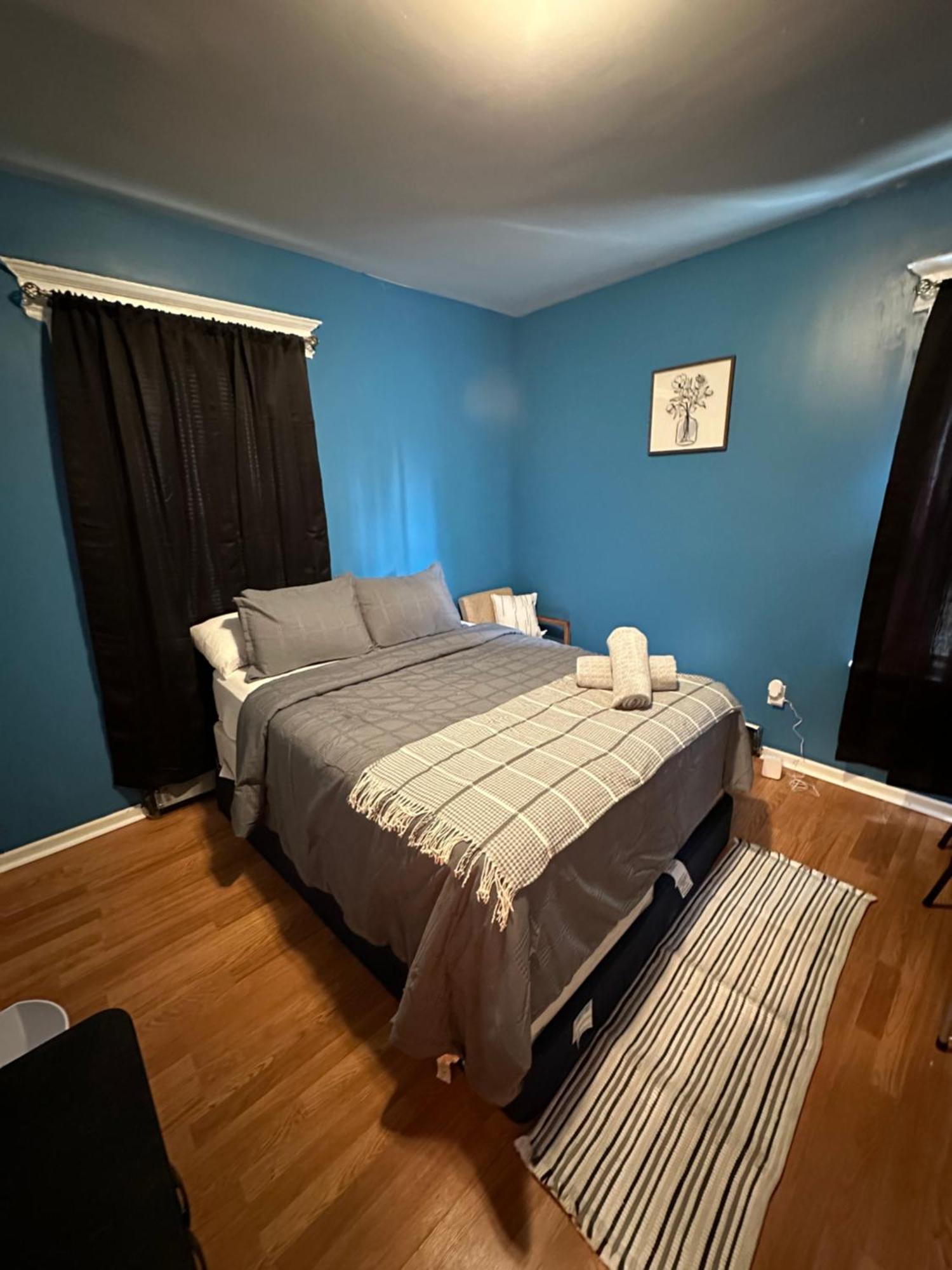 Fidelia Jade Queen Bed Minutes From Liberty International Airport And Penn Station Newark