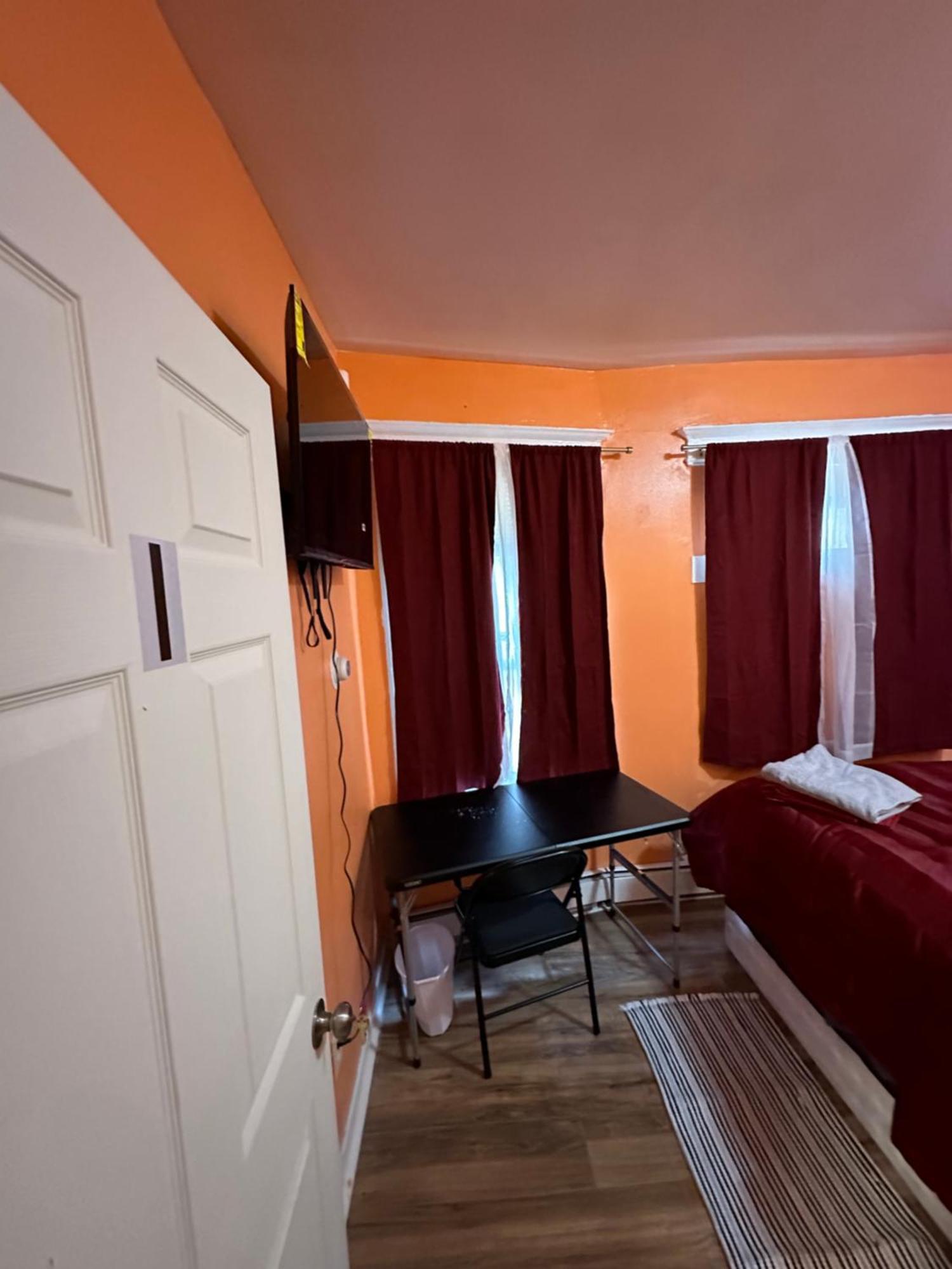 Fidellia Iron Room, Queen Bed Minutes From Liberty International Airport And Penn Station * Newark