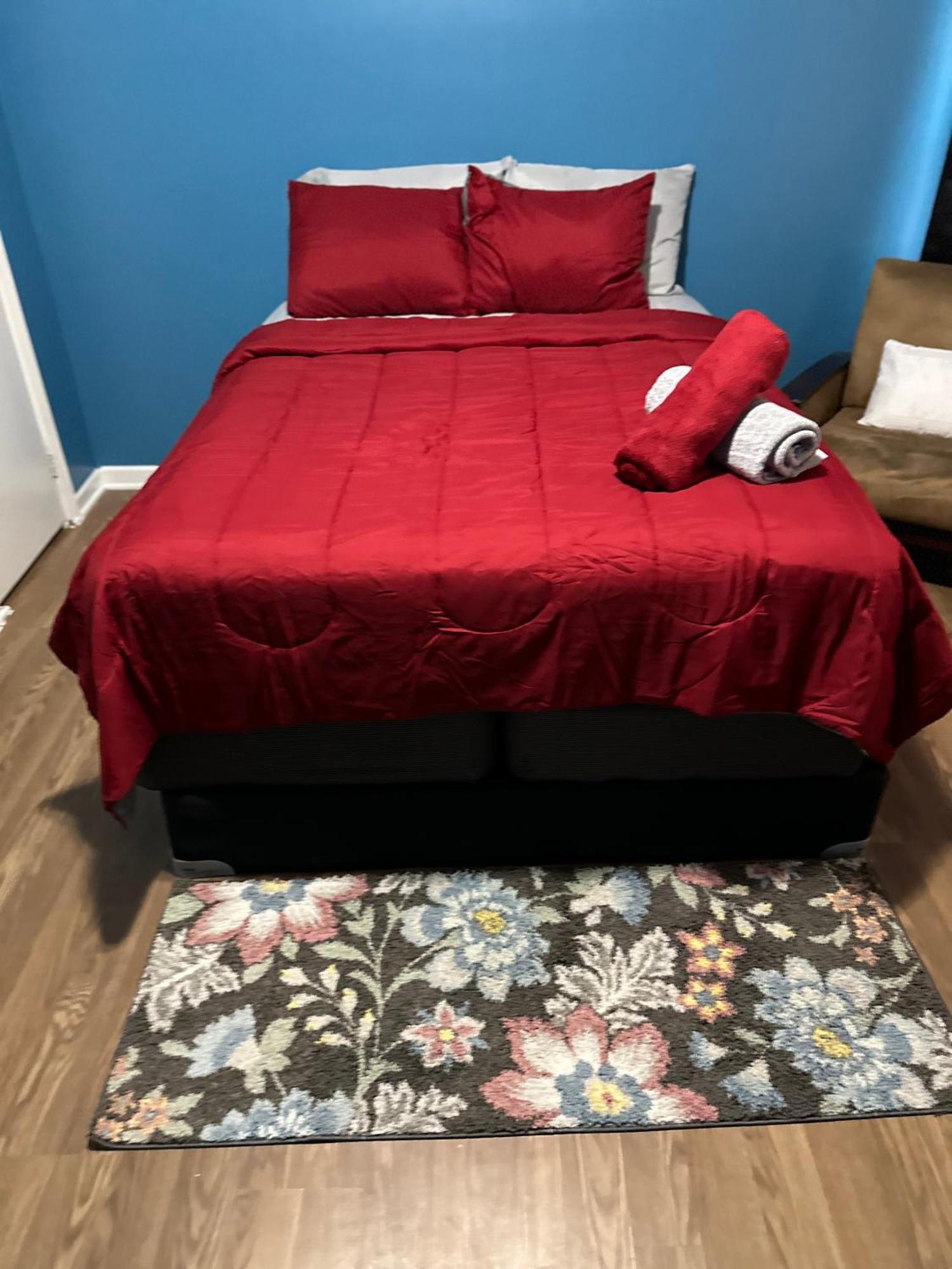 Guest house Fidelia Garnet Room, Queen Bed Minutes From Liberty International Airport And Penn Station *