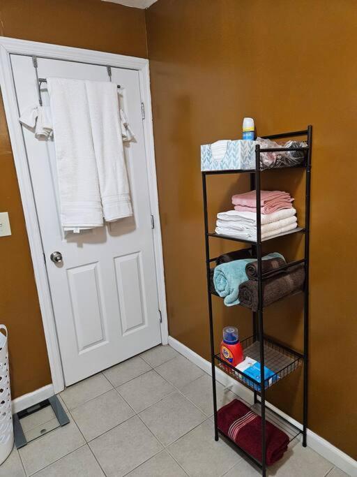 Apartment Large 3 Brm 2 Bath Near Ewr Nyc *