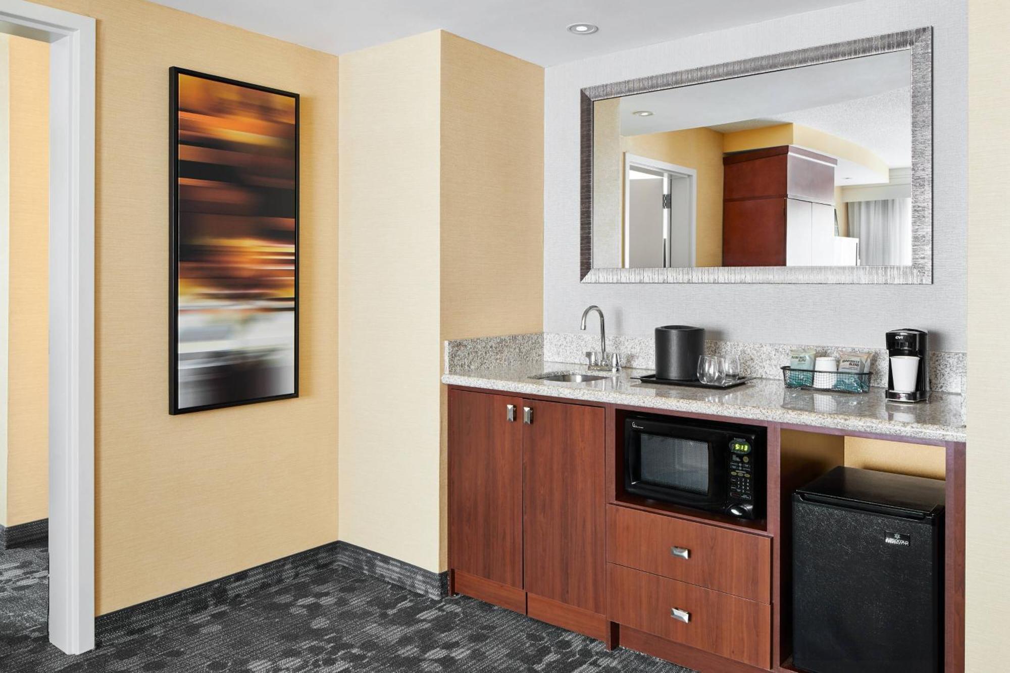 Courtyard By Marriott Downtown Hotel 3*
