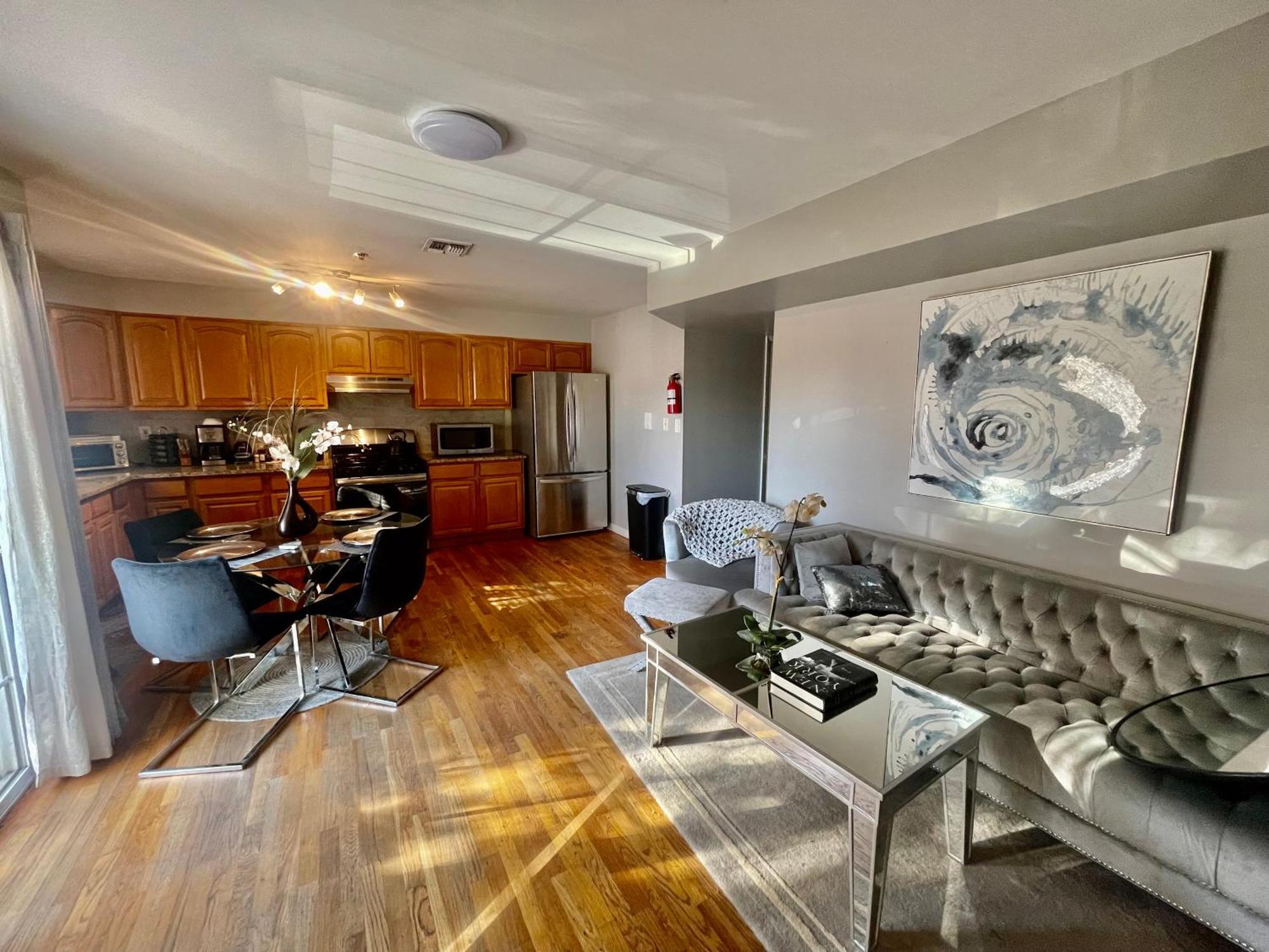 4 Bedroom Apt In Apartment