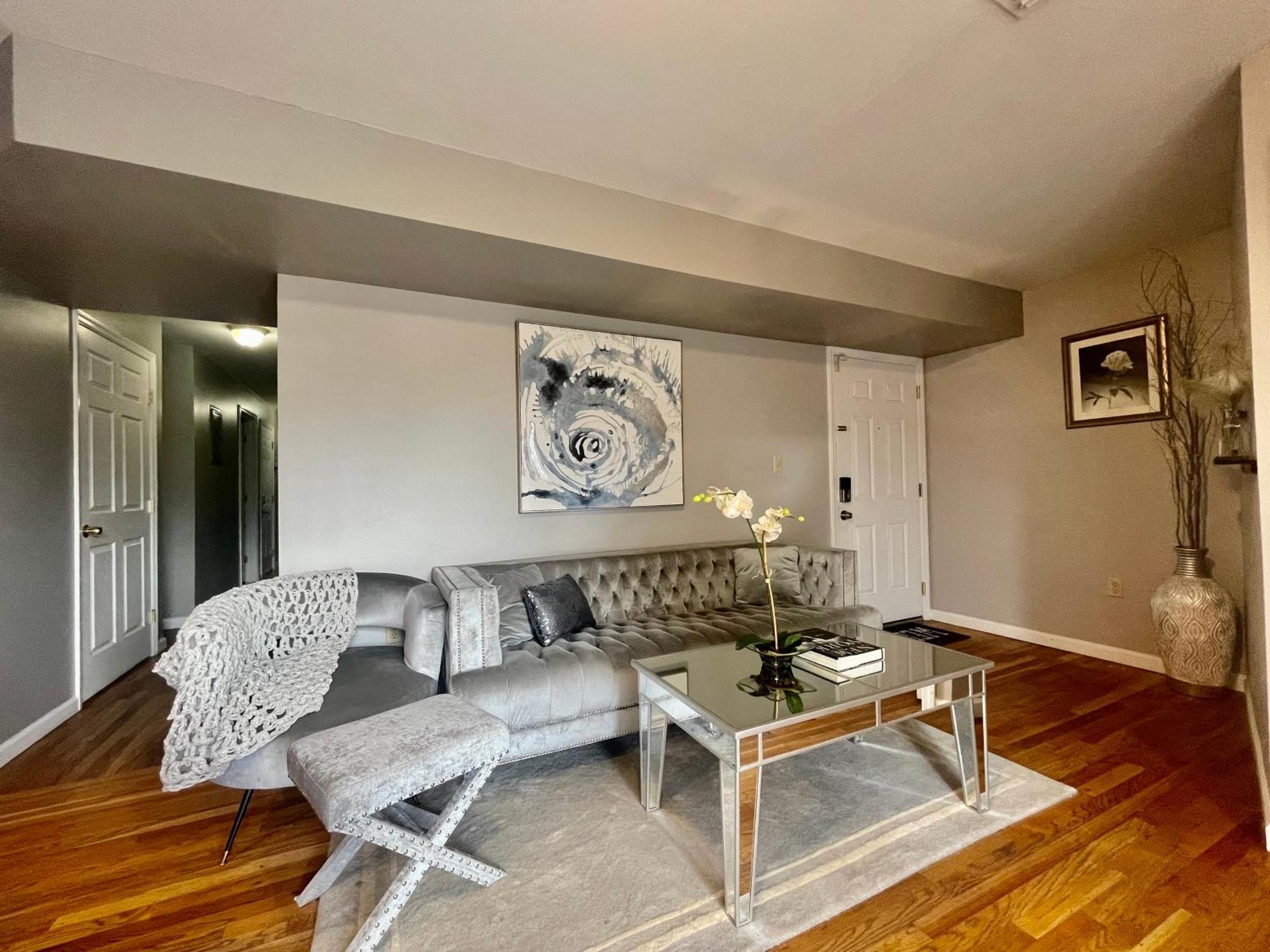 4 Bedroom Apt In *