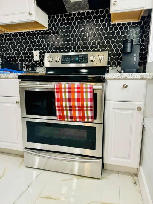 Luxury 2 Bedrooms 1 Bathroom Near Nyc And Ewr Apartment *