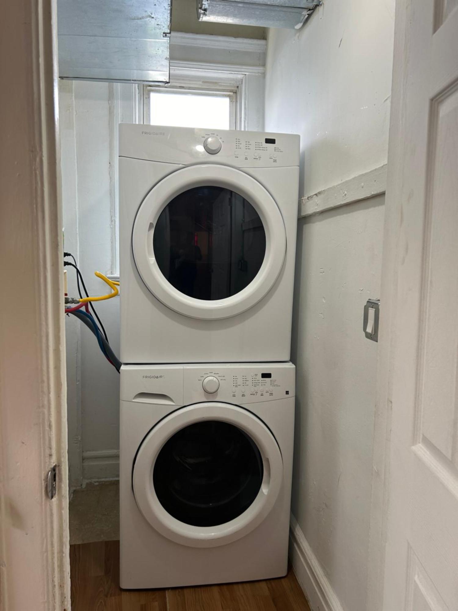 2f4-chelsea In-unit Washer Dryer And Tv *