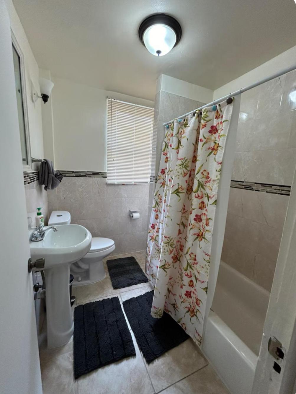 2f4-chelsea In-unit Washer Dryer And Tv Homestay *