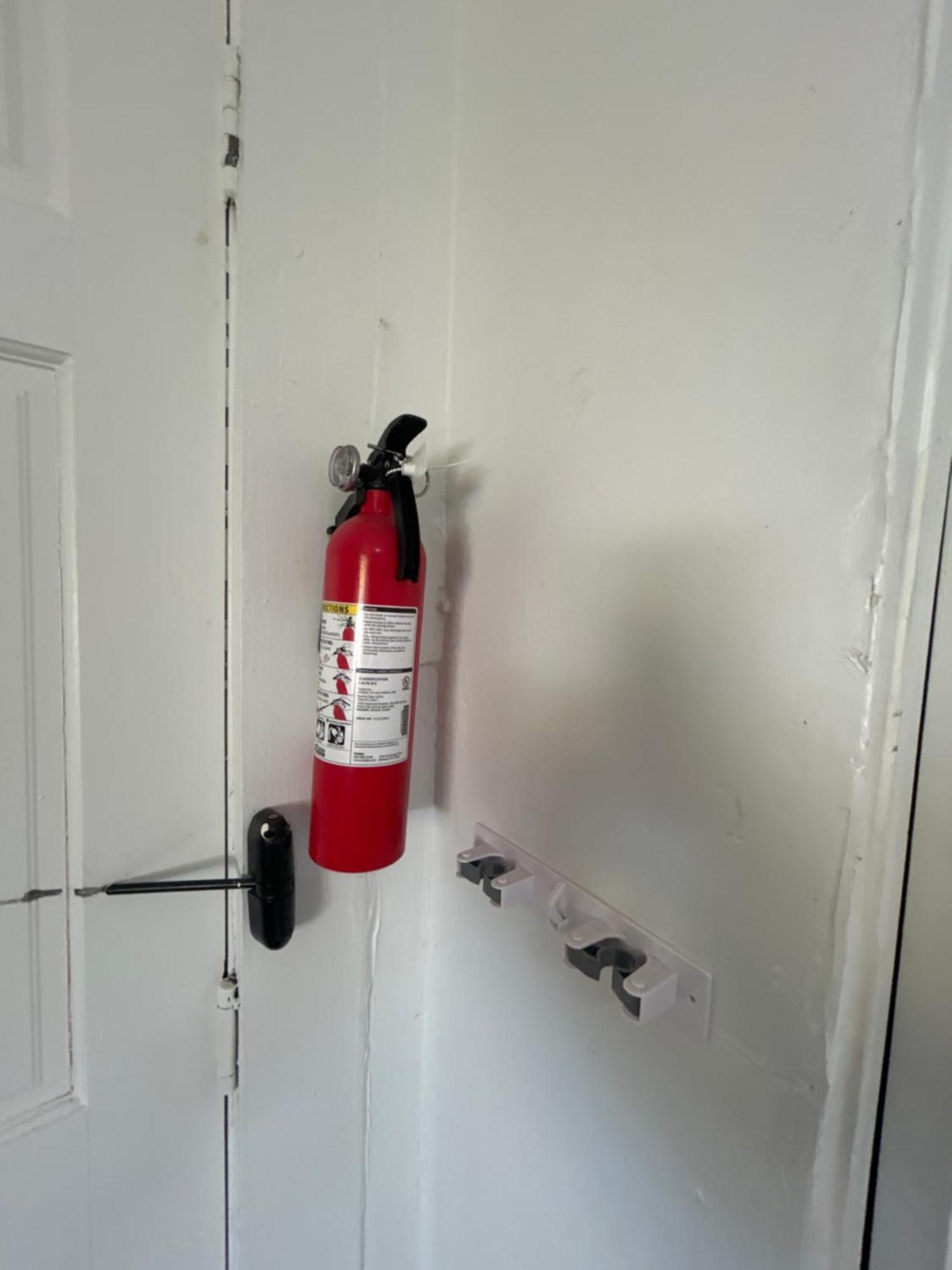 2f4-chelsea In-unit Washer Dryer And Tv *