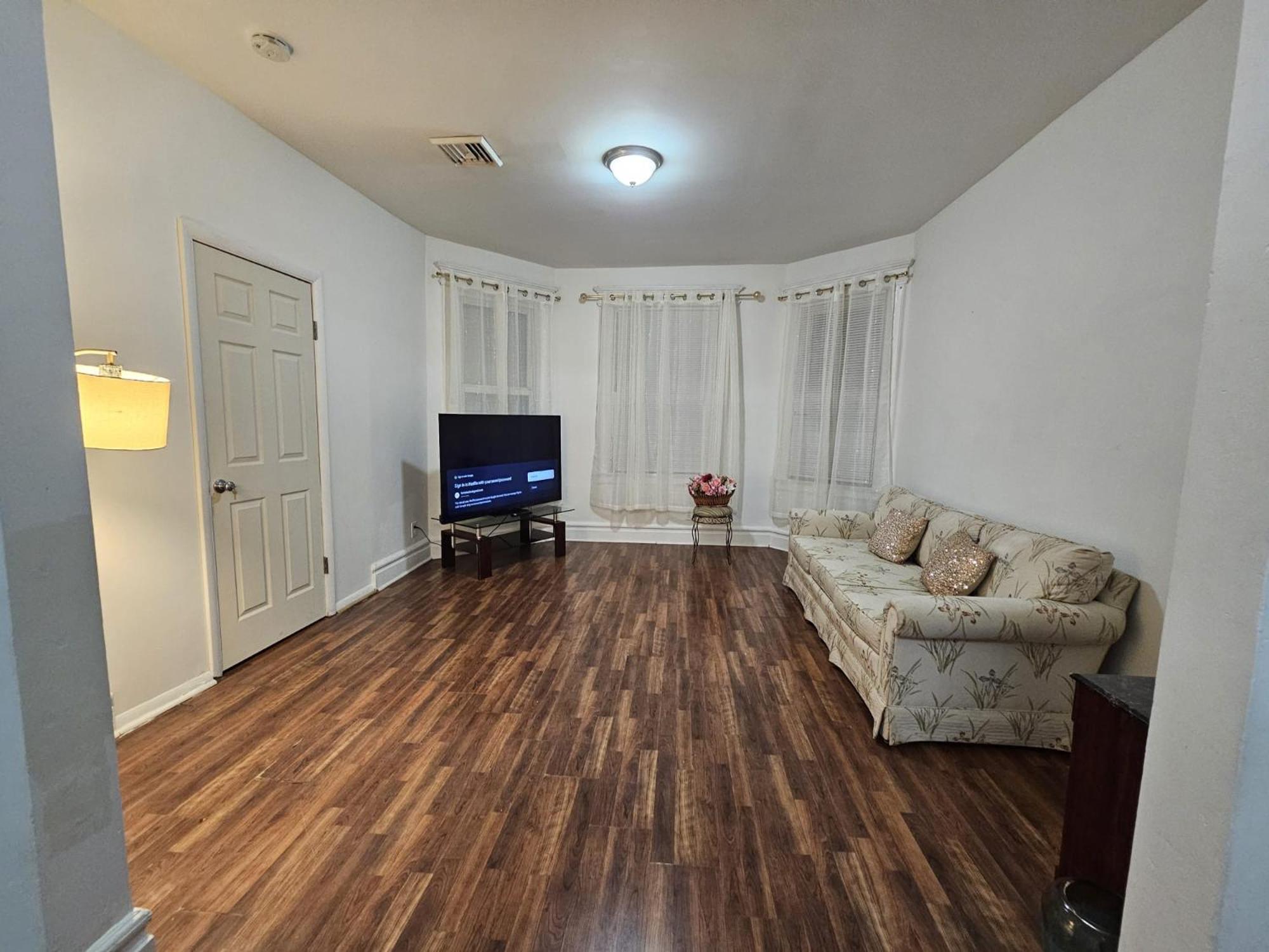 Homestay 3f8-chelsea In-unit Washer Dryer And Tv *