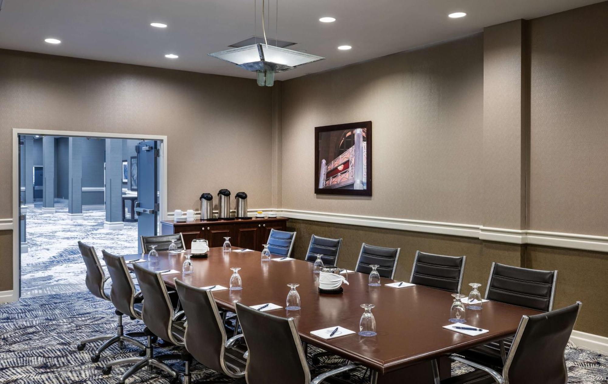 Doubletree By Hilton Airport 4* Newark