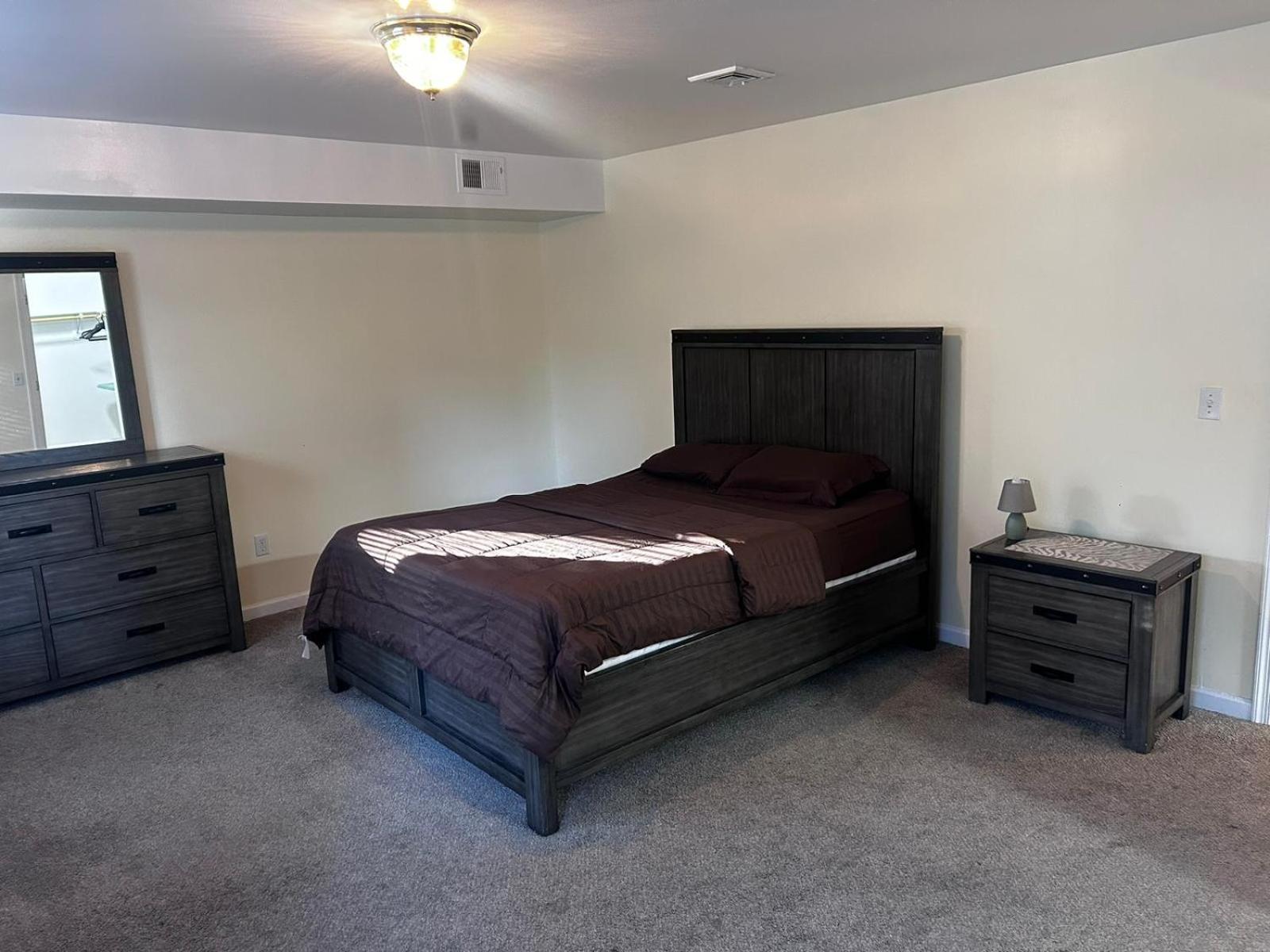 Apartment 3-bedroom 5 Miles Airport