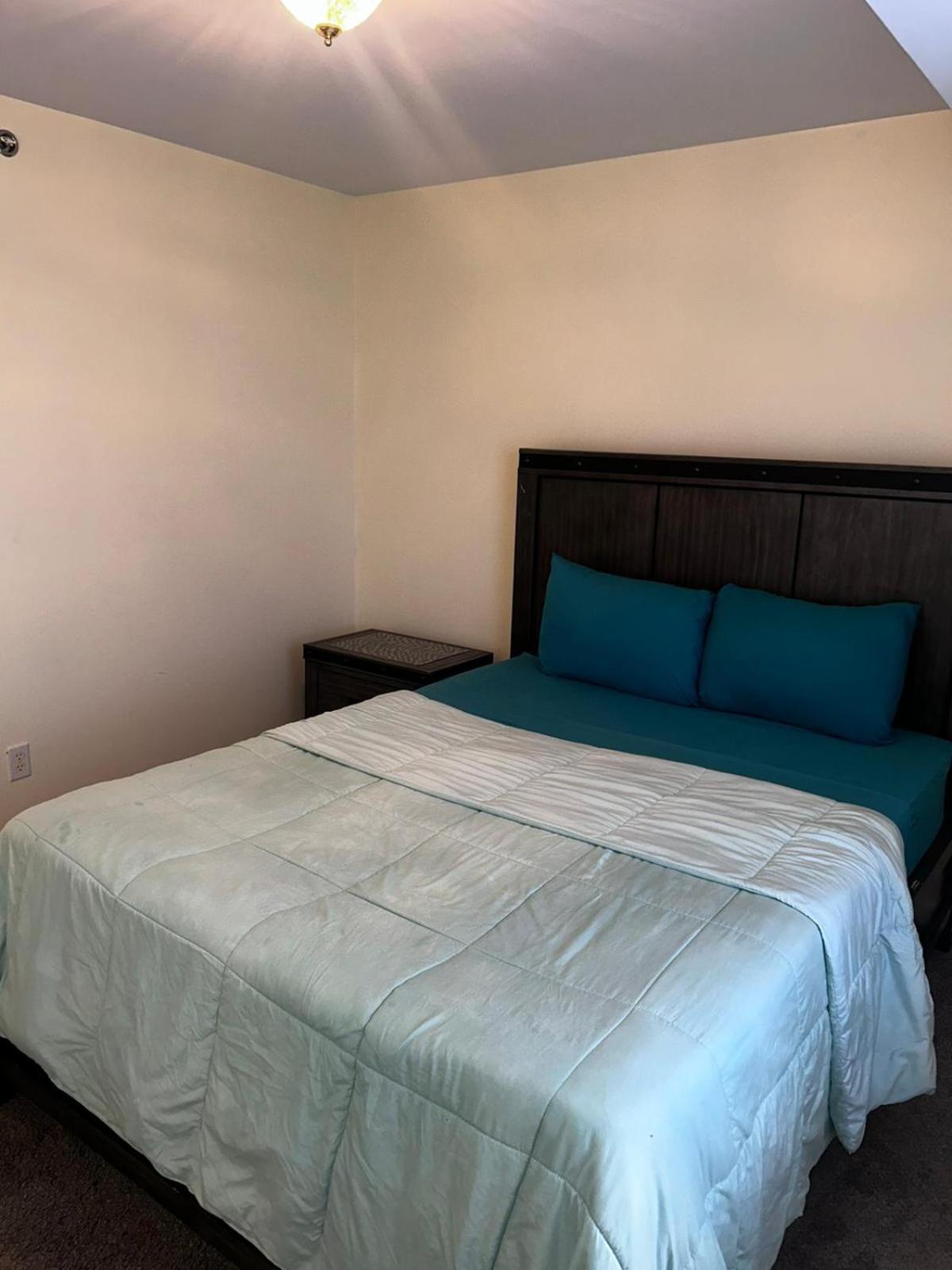 Apartment 3-bedroom 5 Miles Airport