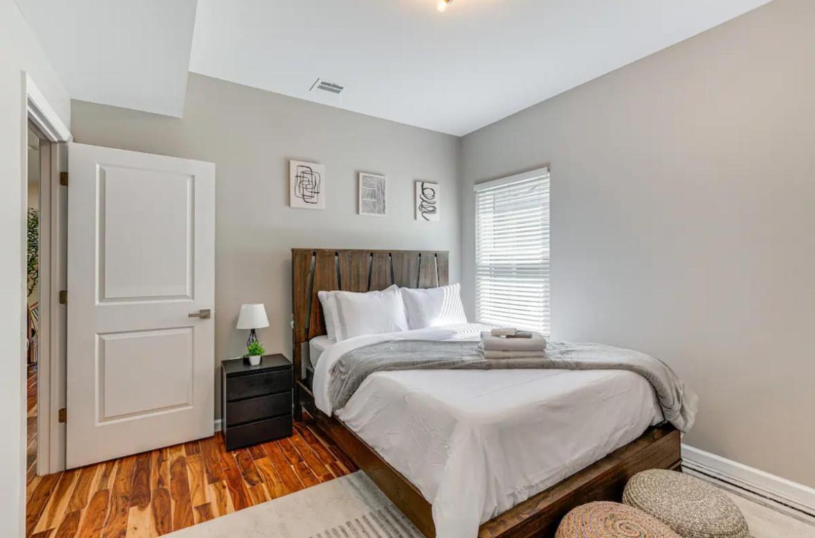 Townhouse - Urban Living With Rooftop Deck! Holiday home
