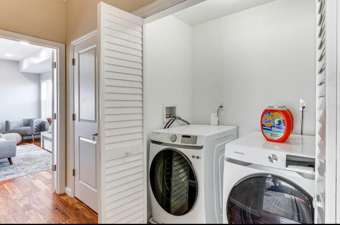 Townhouse - Urban Living With Rooftop Deck! * Newark
