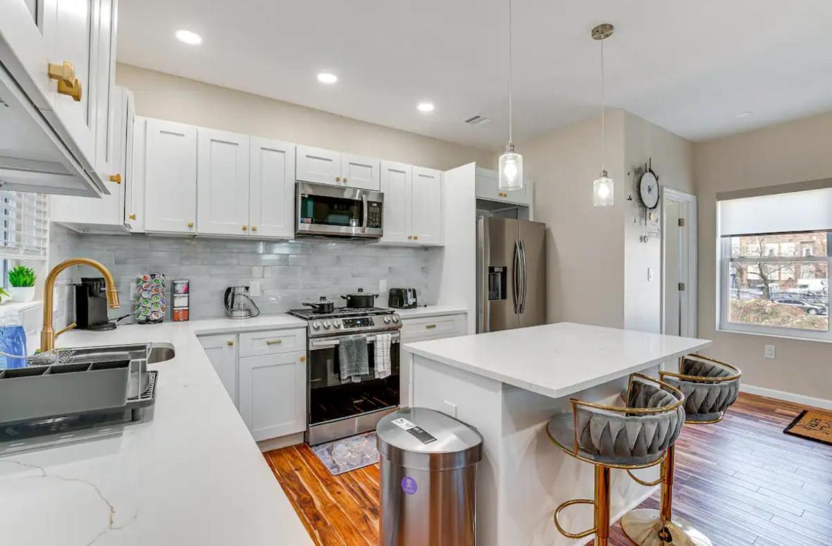 Townhouse - Urban Living With Rooftop Deck! Newark