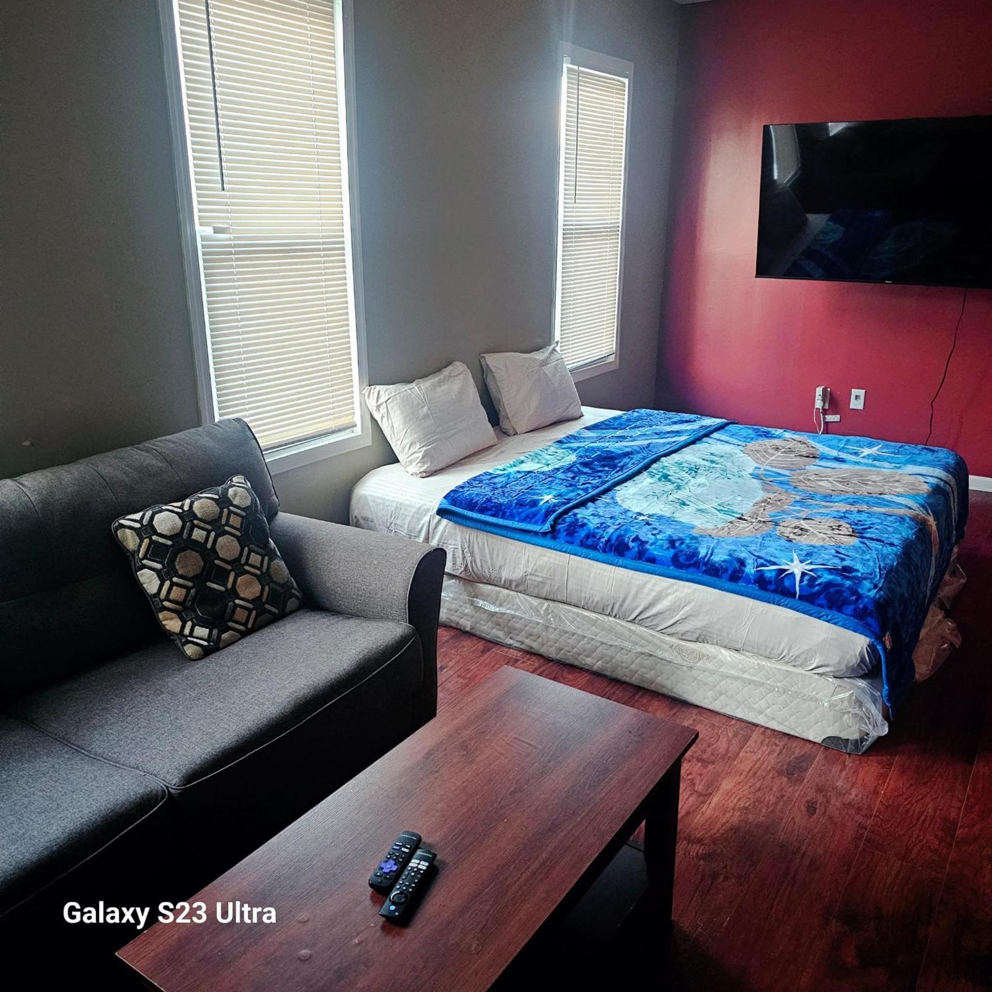 Guest house Divine & - 283 Lehigh Ave Newark