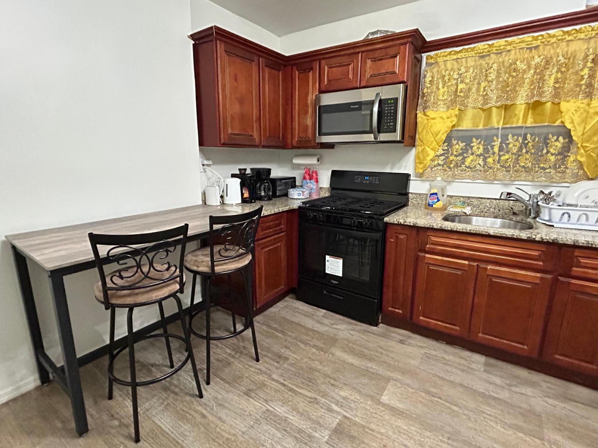 3f8-chelsea In-unit Washer Dryer And Tv Homestay *
