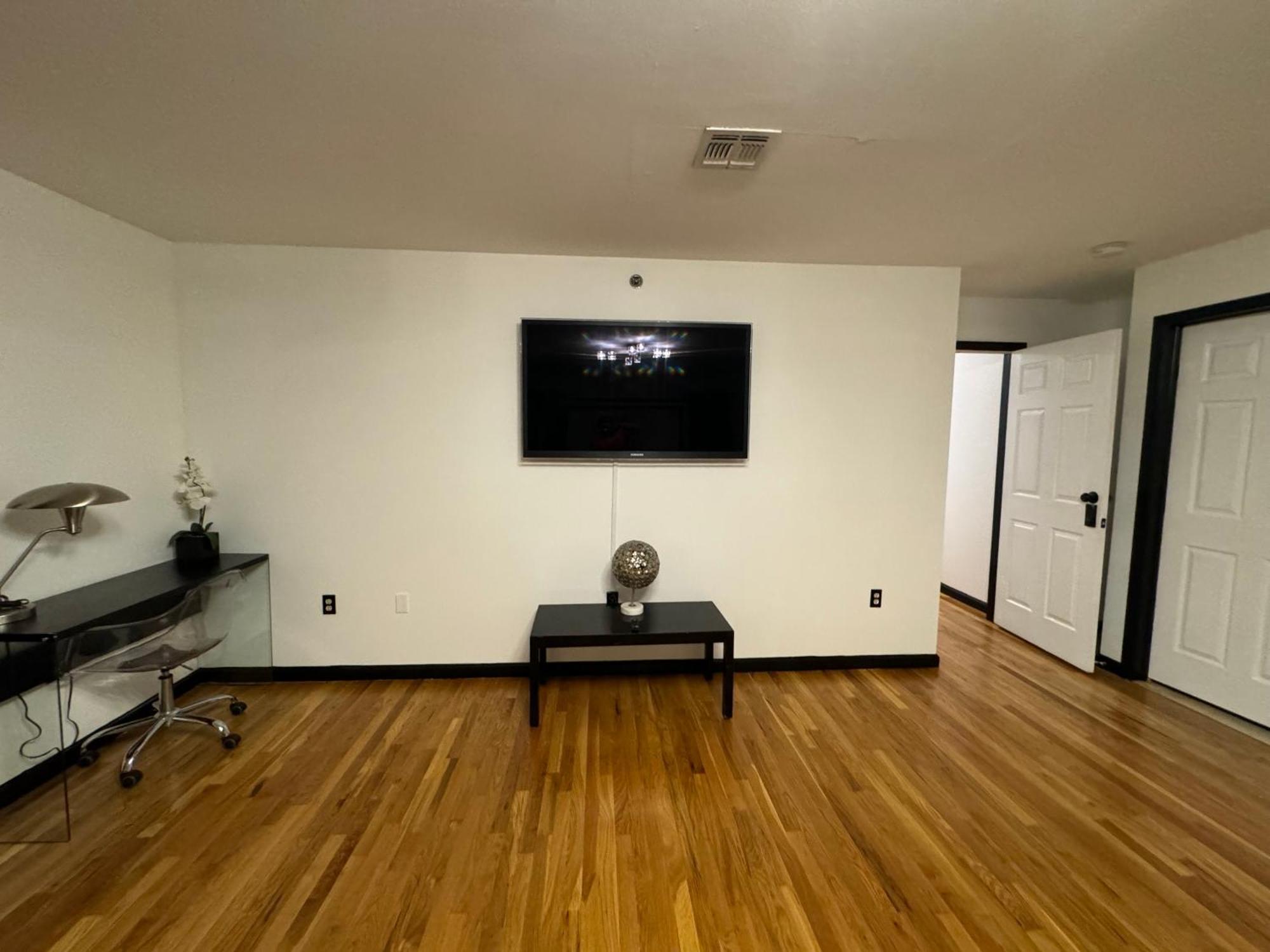 4brm In 3fam House, Apartment *