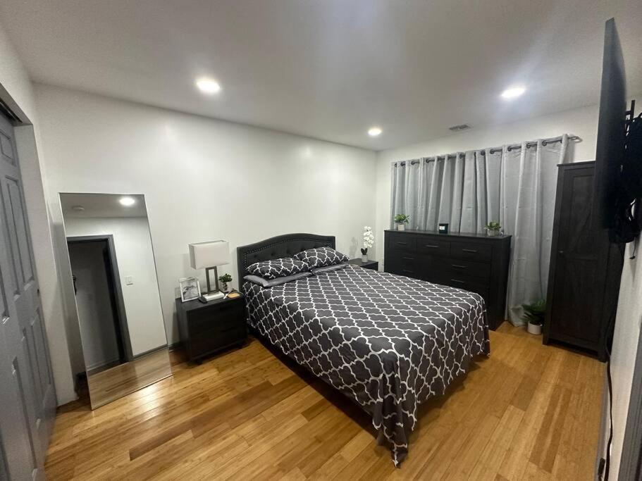 Cozy Modern Near Nyc & Airport Apartment