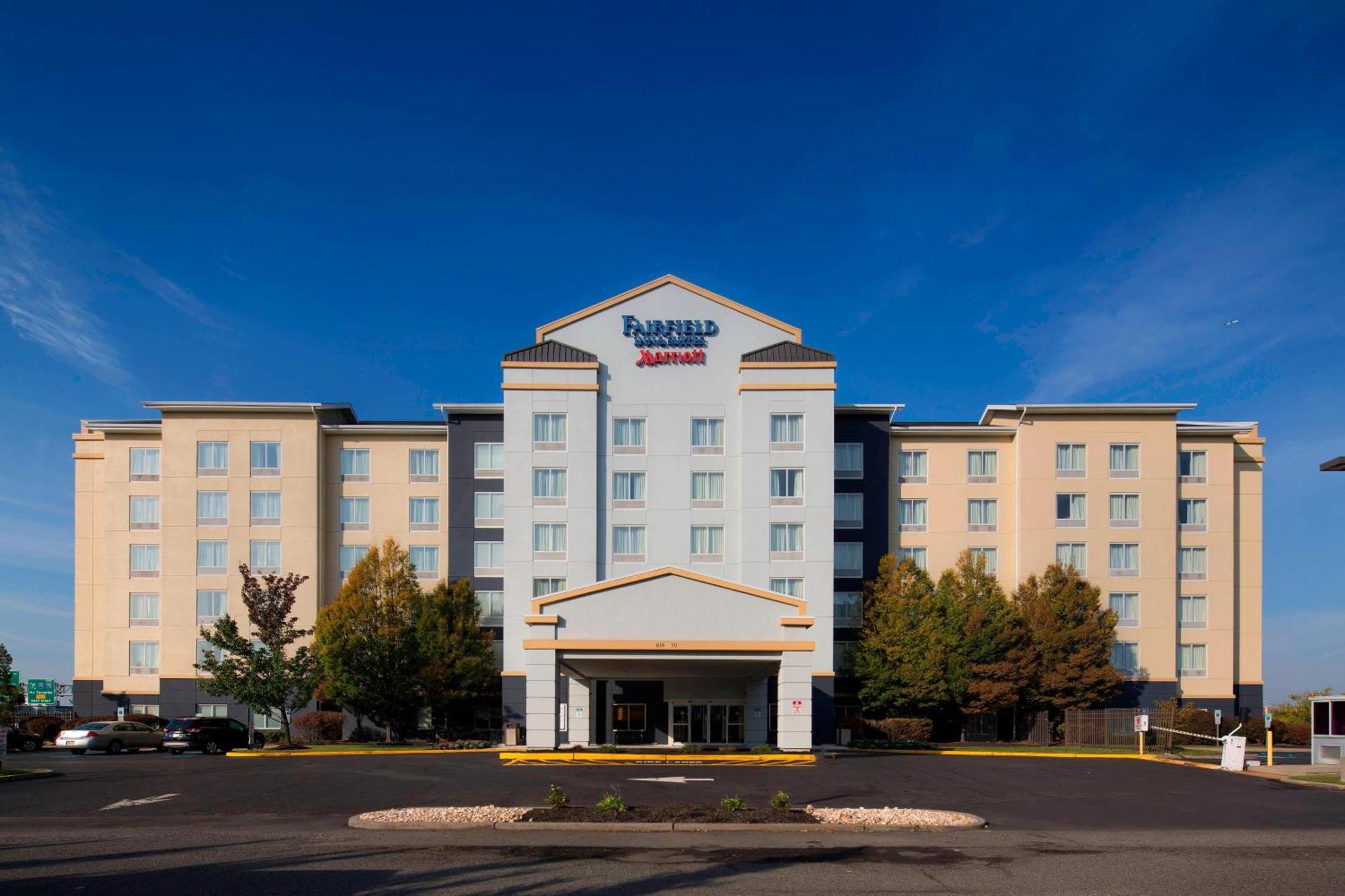 Hotel Fairfield & By Marriott Liberty International Airport Newark