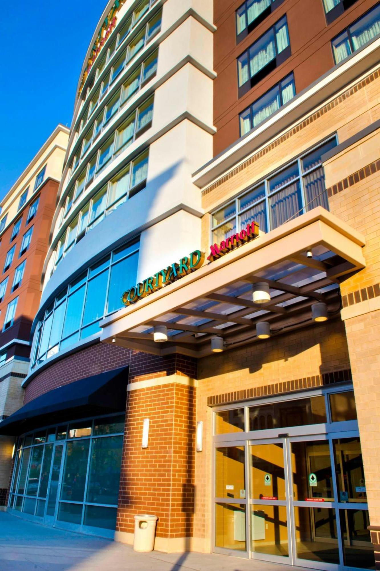 Courtyard By Marriott Downtown 3* Newark