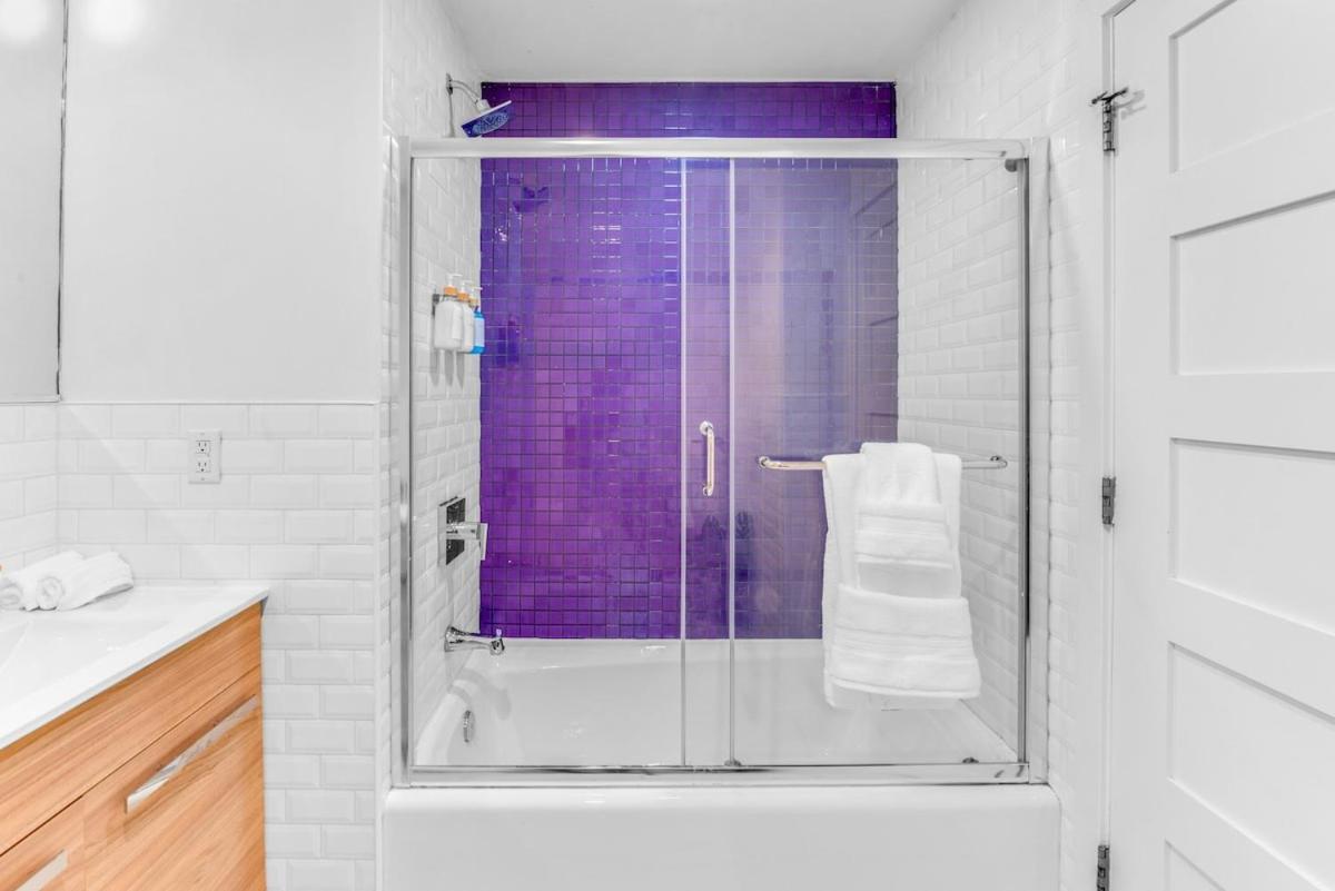 20 Min To Manhattan! 2br Luxurious Comfy & Spotless * Newark