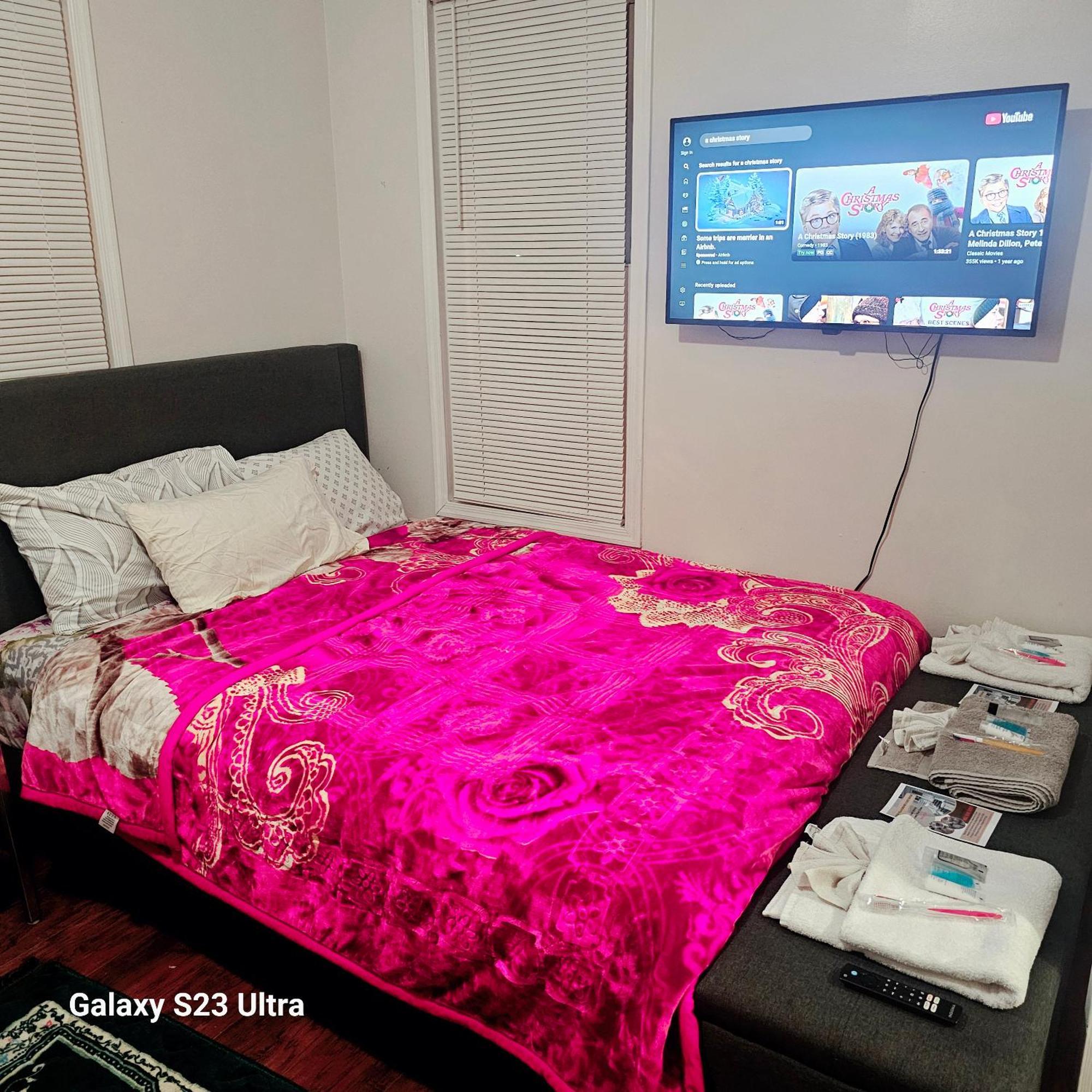 Divine & - 283 Lehigh Ave Guest house Newark