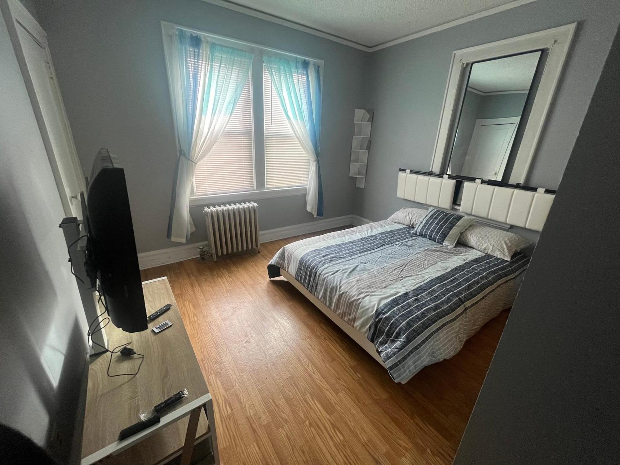 Spacious 1 Bedroom Sleeps 4