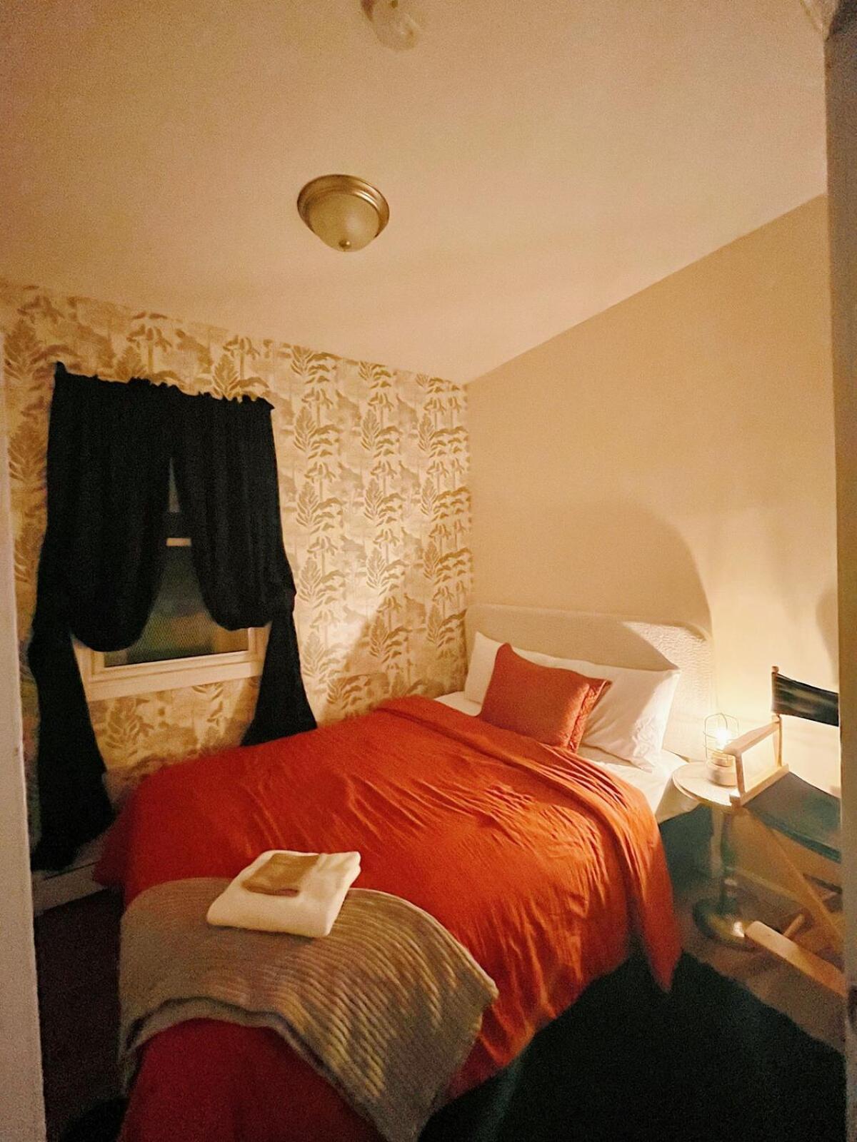 3 Bdrm Stay! Trippy King By Dwtwn Nwk *