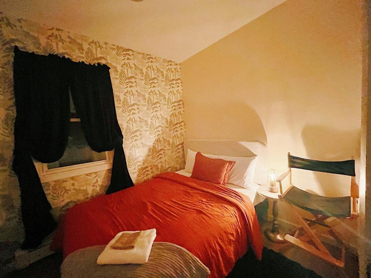 3 Bdrm Stay! Trippy King By Dwtwn Nwk * Newark