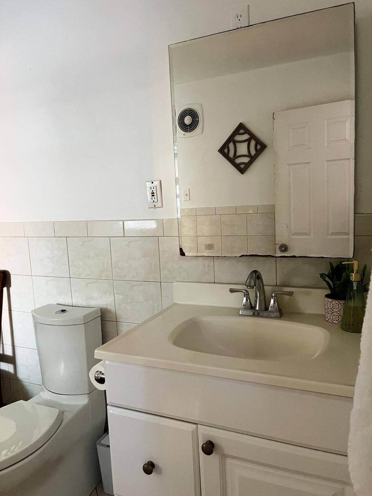 Ironbound 4 Bdrm Industrial Suite! Free Parking Holiday home Newark
