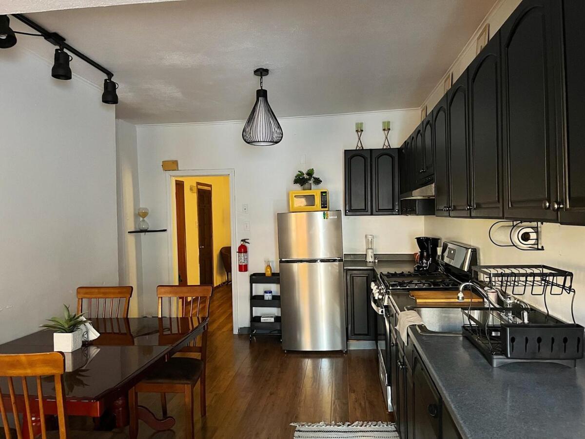 Holiday home Ironbound 4 Bdrm Industrial Suite! Free Parking *