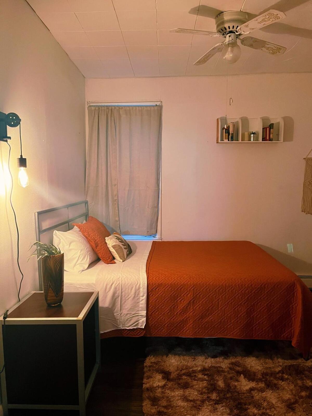 Ironbound 4 Bdrm Industrial Suite! Free Parking * Newark