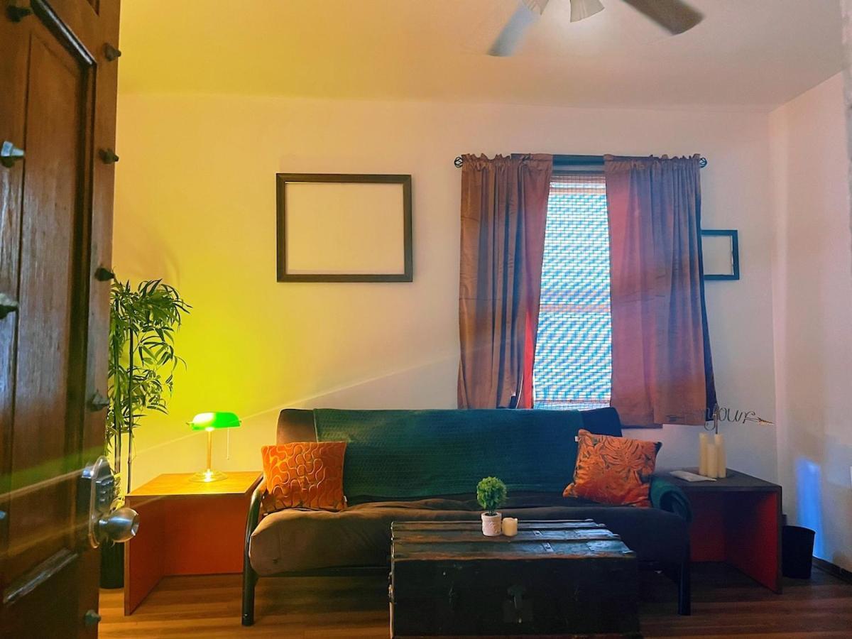 Holiday home Ironbound 4 Bdrm Industrial Suite! Free Parking